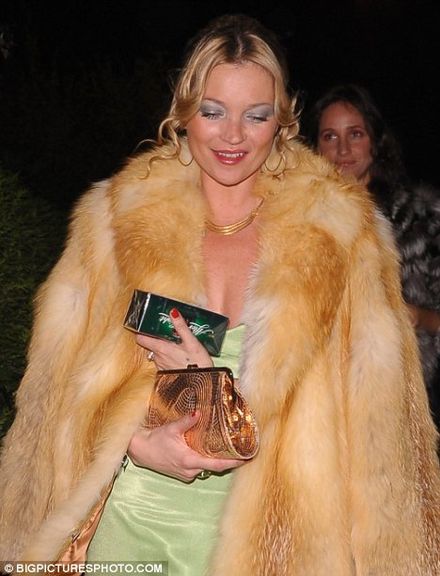 kate moss 2011 style. Kate Moss channels 1970′s