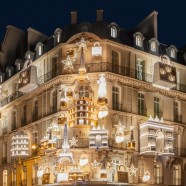 Dior decorates its boutiques worldwide with dazzling Decorations for the Holiday season